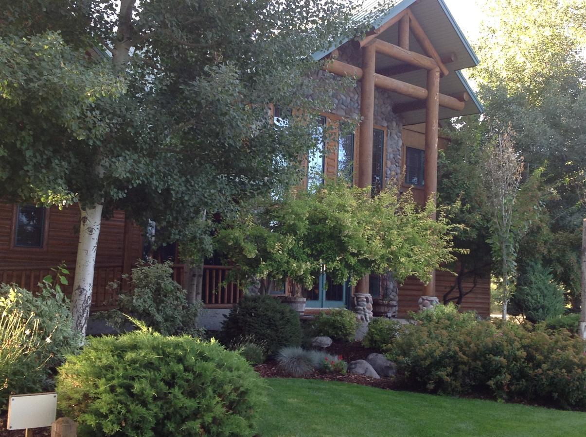 Blue Heron Inn Bed And Breakfast Rexburg Exterior photo