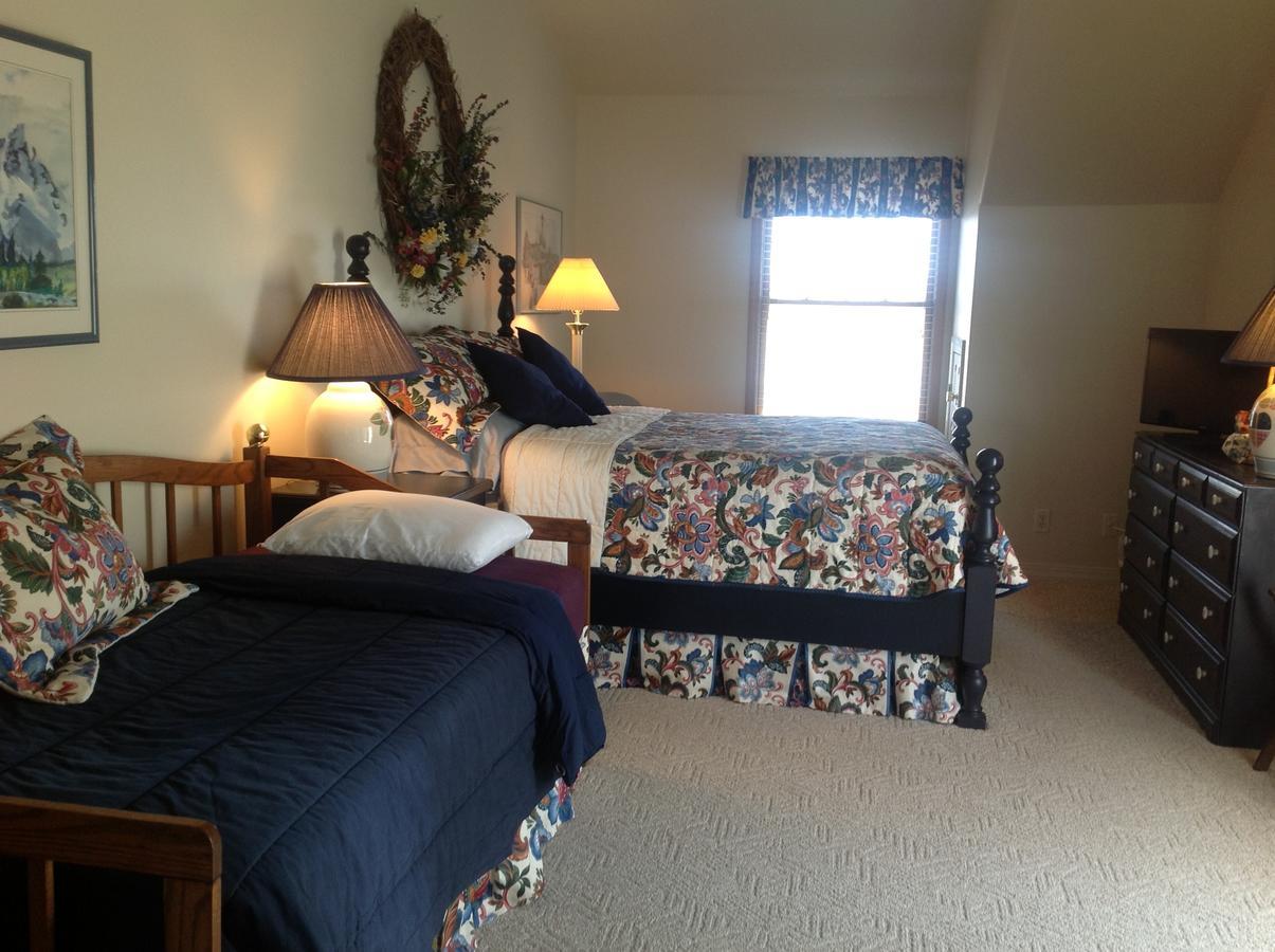 Blue Heron Inn Bed And Breakfast Rexburg Room photo