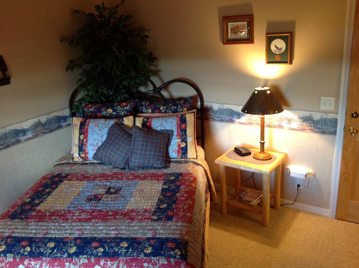 Blue Heron Inn Bed And Breakfast Rexburg Room photo