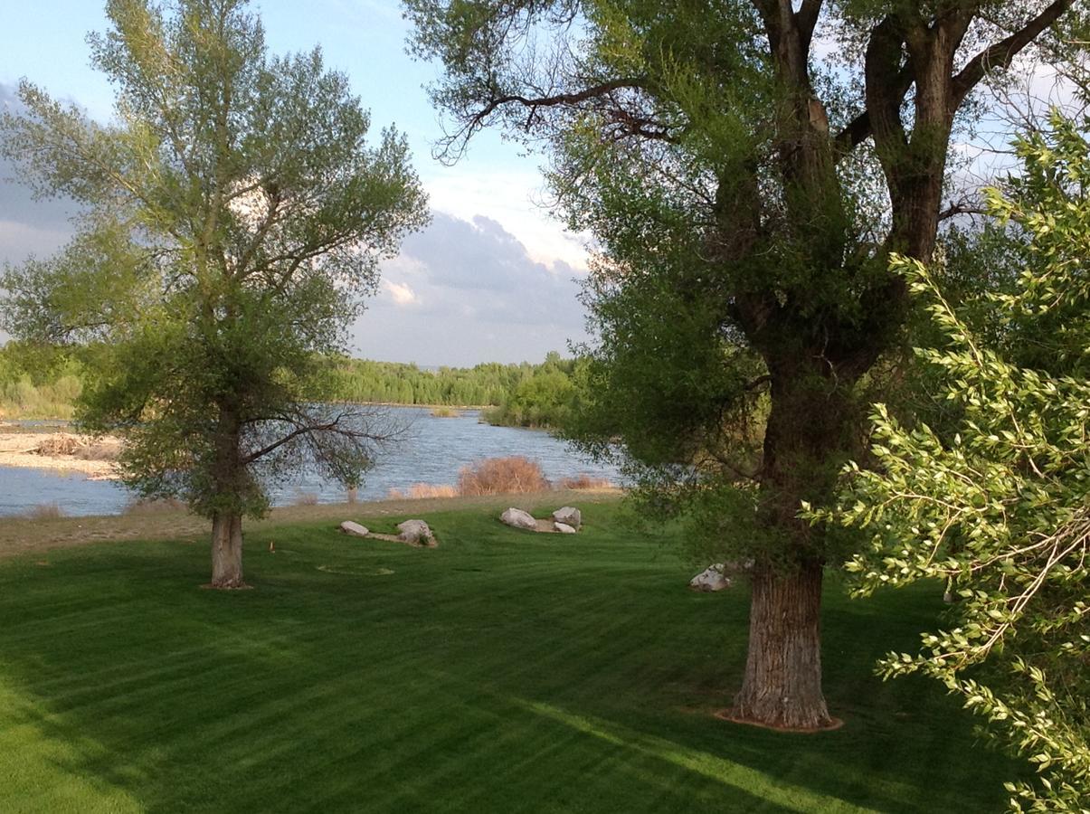 Blue Heron Inn Bed And Breakfast Rexburg Exterior photo
